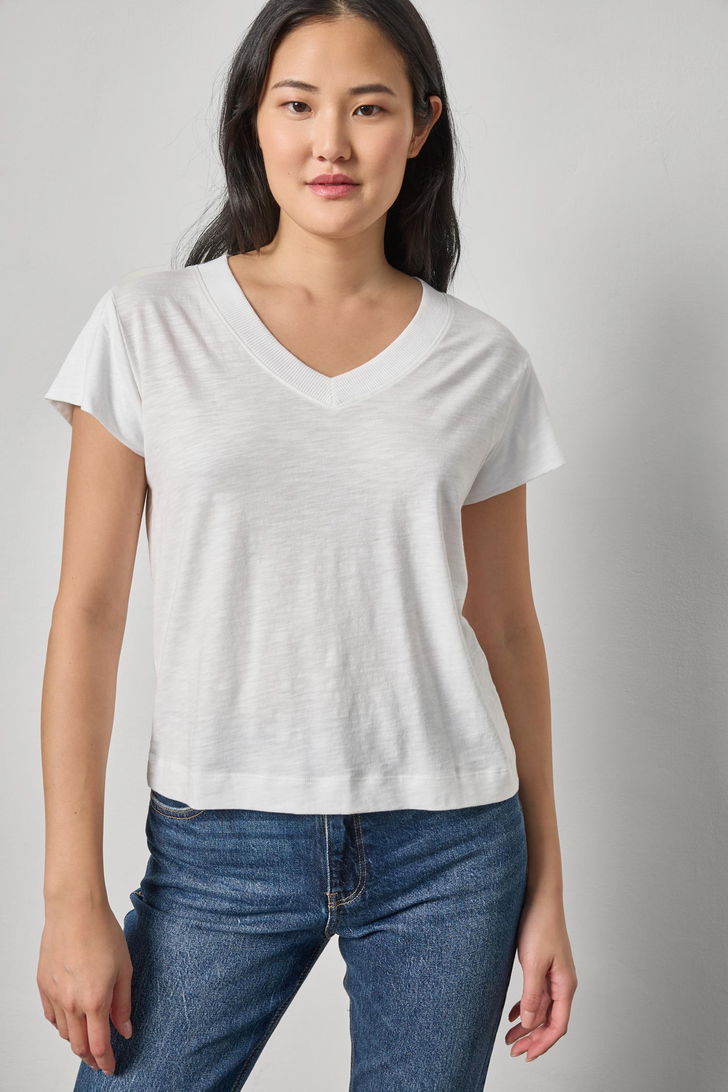 Relaxed Short Sleeve V-Neck Tee Womens Top White A1
