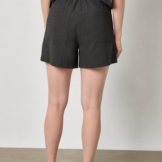 Pintuck Pocket Shorts Womens Short Black A2