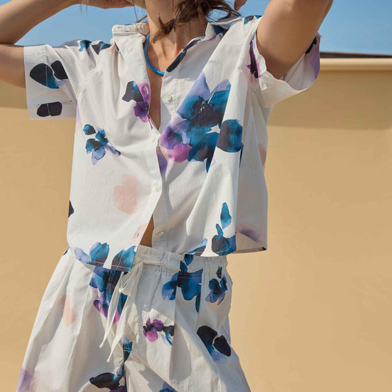 Pleat Waist Short in color Orchid Print Image C1