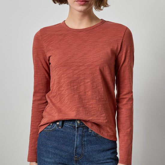 Long Sleeve Crewneck in color Henna Image A1