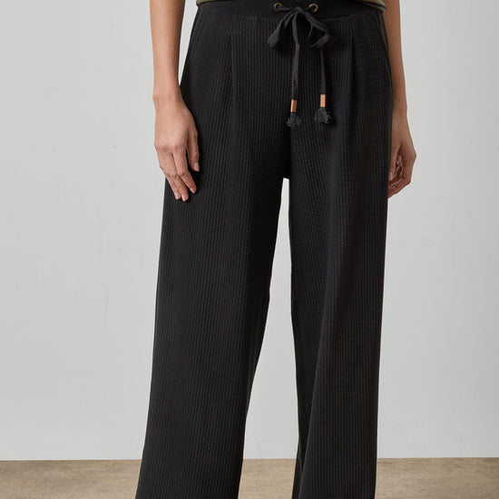 Full Length Pleated Pant Womens Pant Black A1