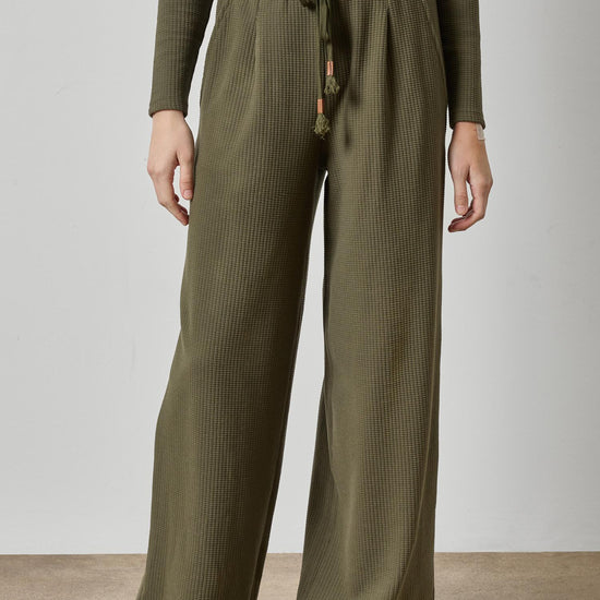 Full Length Pleated Pant Womens Pant Olive A1