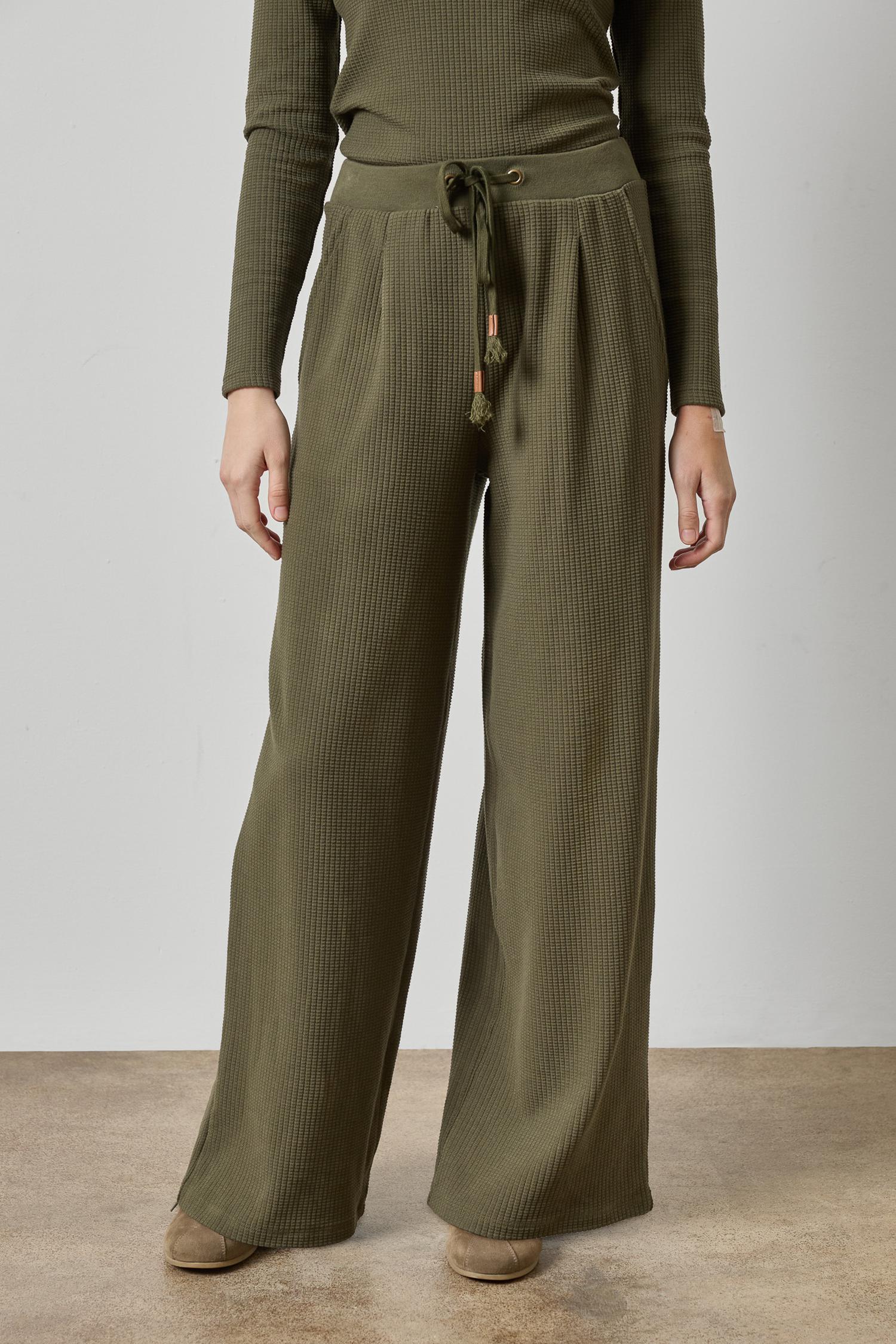 Full Length Pleated Pant Womens Pant Olive A1