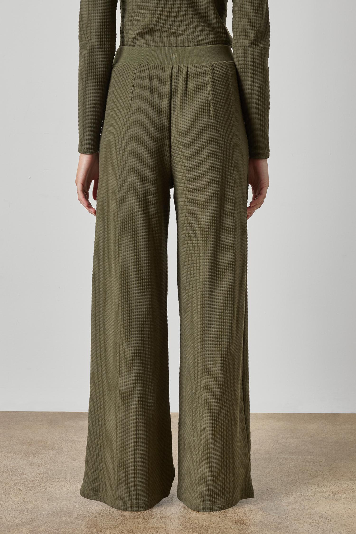 Full Length Pleated Pant Womens Pant Olive A2