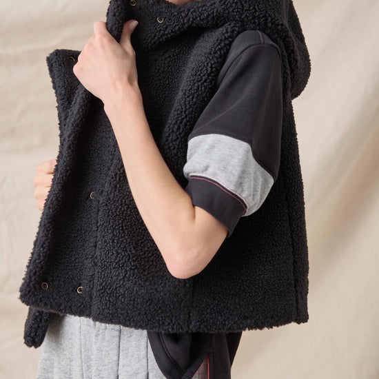 Hooded Sherpa Vest Womens Jacket Black C1