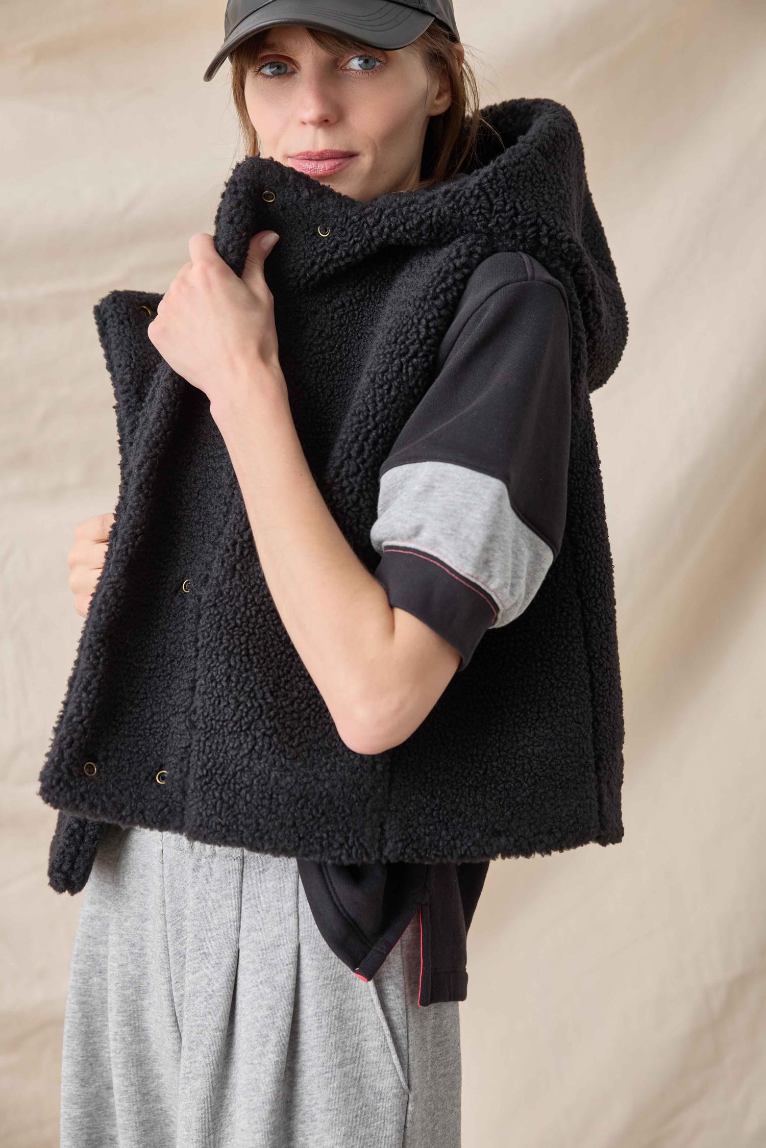 Hooded Sherpa Vest Womens Jacket Black C1