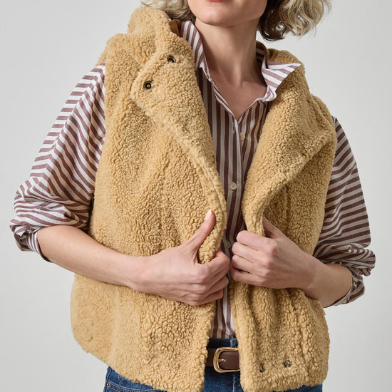 Hooded Sherpa Vest Womens Jacket Sable A1