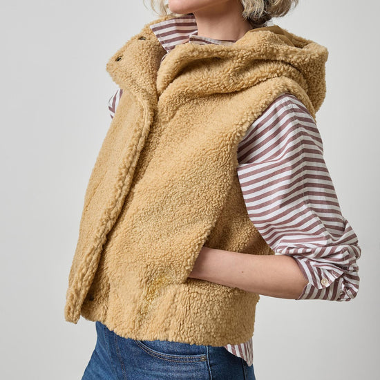 Hooded Sherpa Vest Womens Jacket Sable A3
