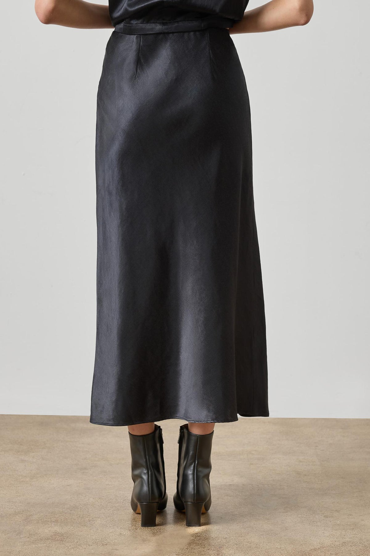 Slub Woven Bias Skirt Womens Skirt Black A2
