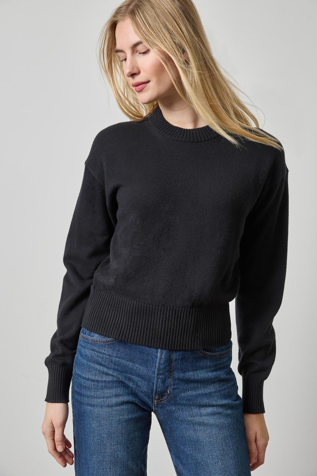 Relaxed Crewneck Sweater Womens Sweater Black A1