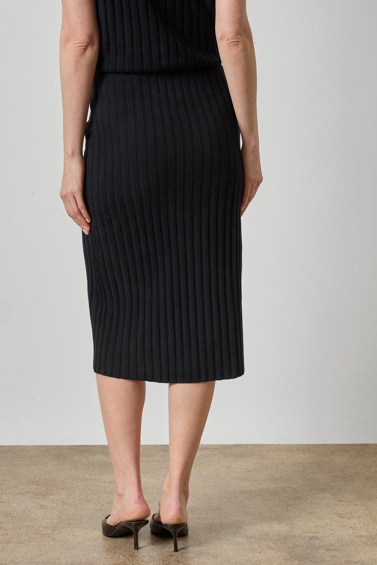Rib Sweater Skirt Womens Skirt Black A2