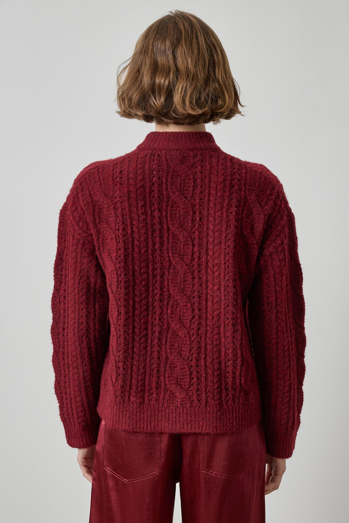 Relaxed Cable Knit Sweater Womens Sweater Port A2