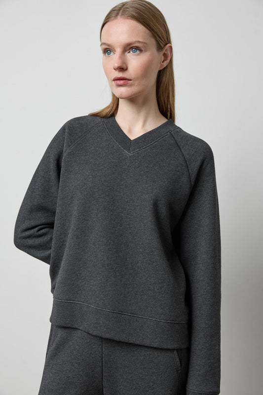 Oversized Sweatshirt in color Graphite Heather Image A1