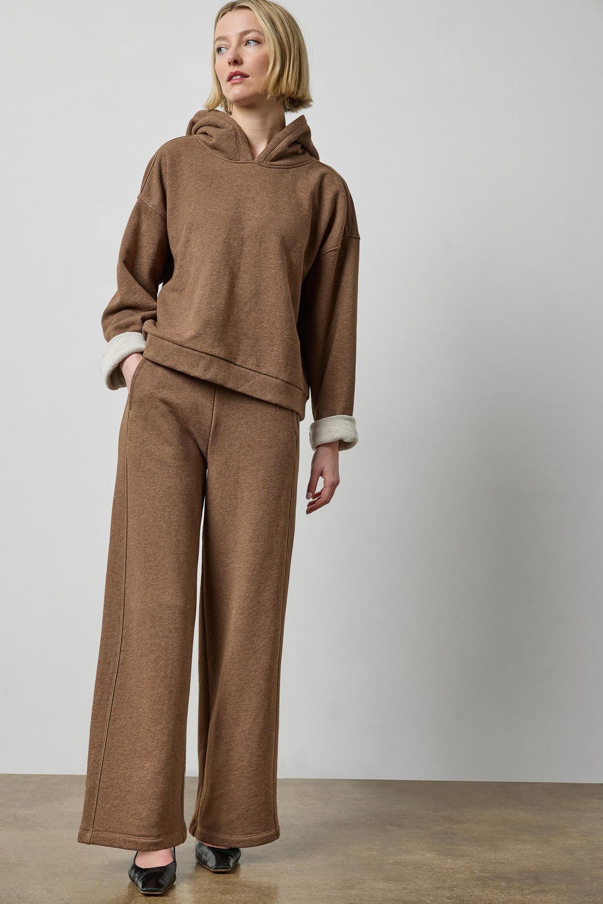 Side Panel Terry Pant in color Cocoa Heather Image A3