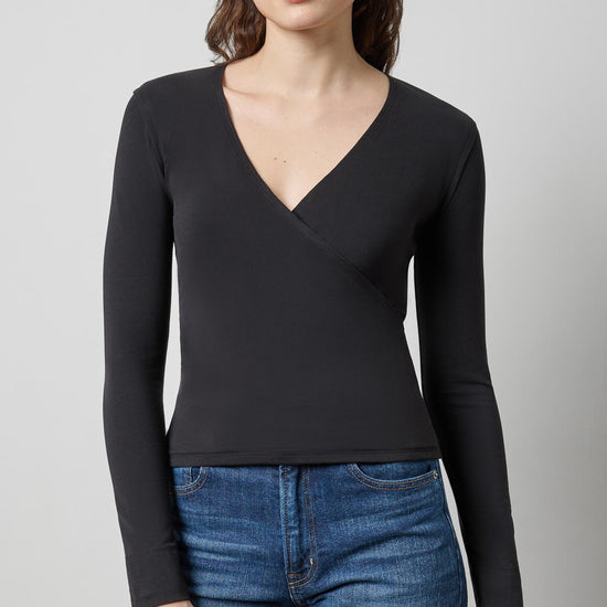 Refined Surplice in color Black Image A1