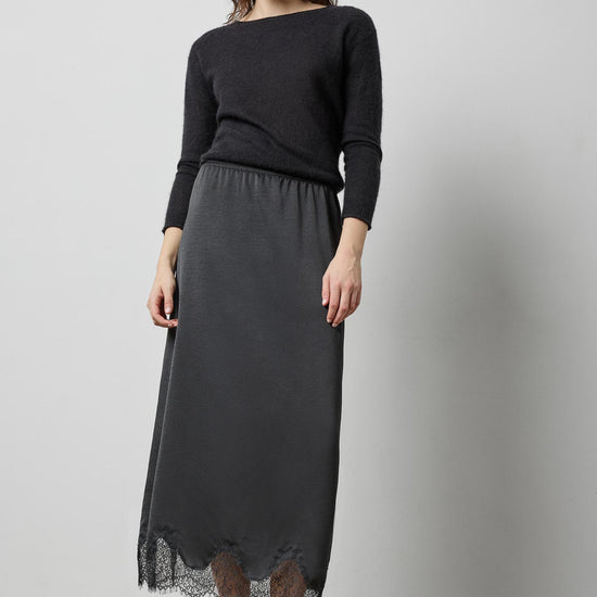 Featherweight Bateau Sweater in color Black Image A0
