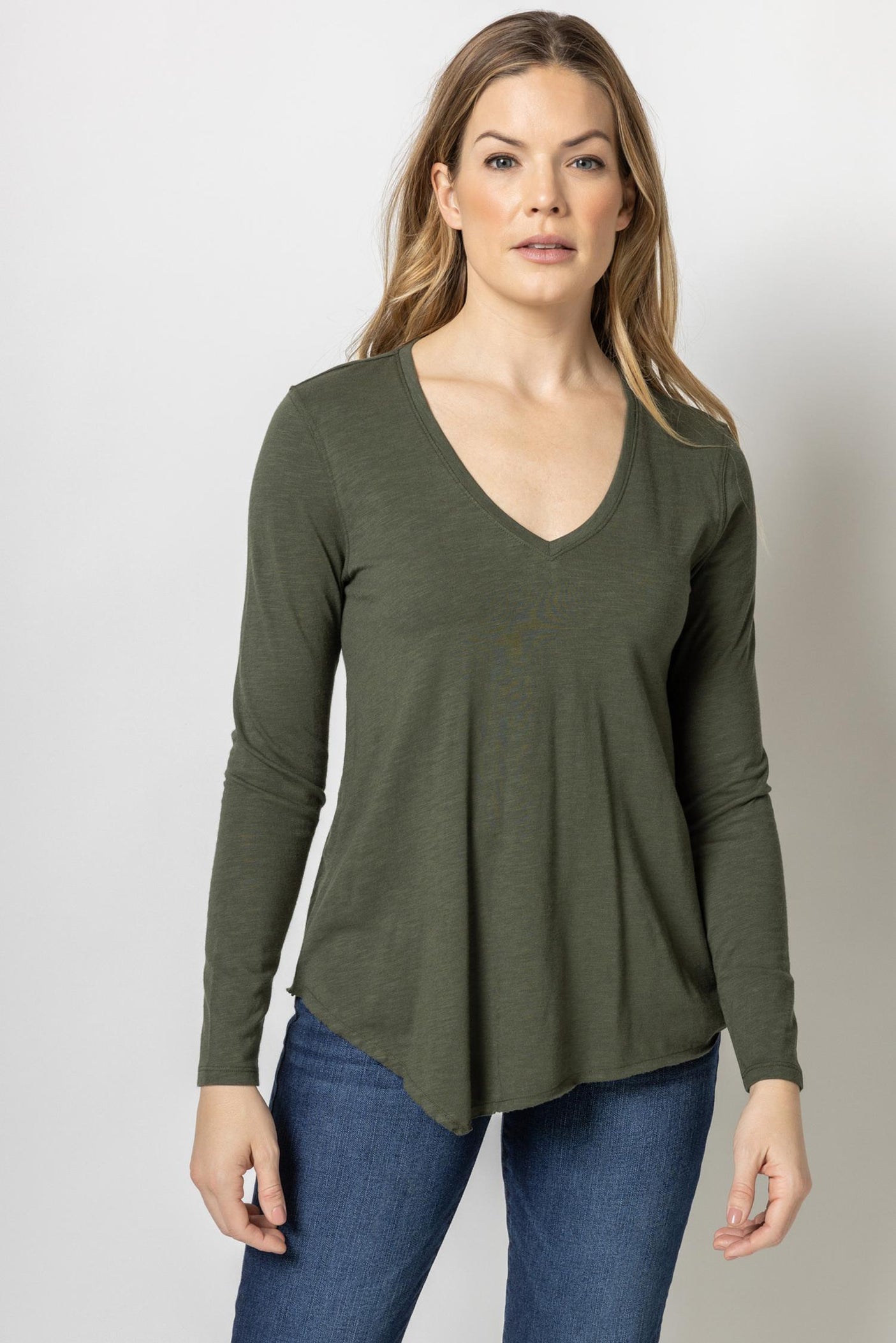 Long Sleeve V Neck Round Hem Top